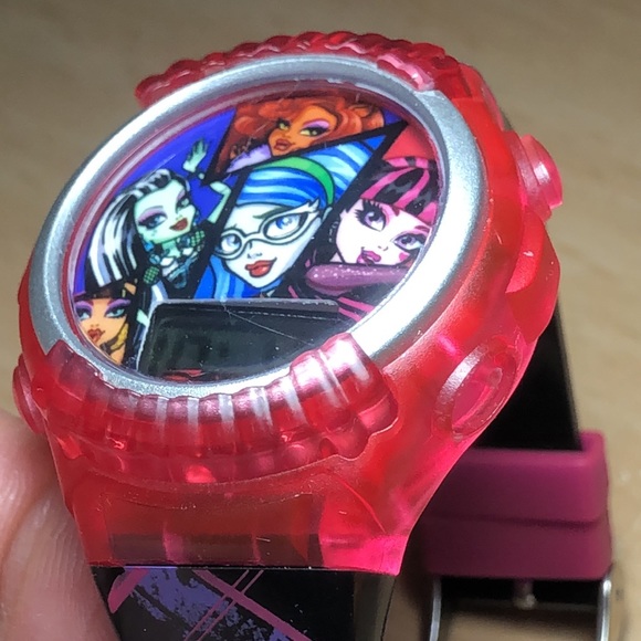 Monsterhigh Kids LCD Watch - Picture 6 of 9
